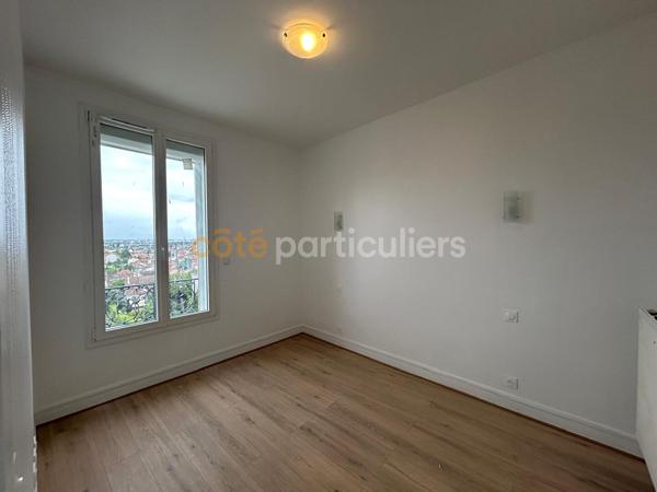 Vente
                Immeuble199 m² - 11 Pièces -
                    VILLENEUVE SAINT GEORGES (94190)
