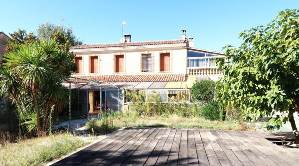 Sénas, maison 215m² sur terrain de 1450m²