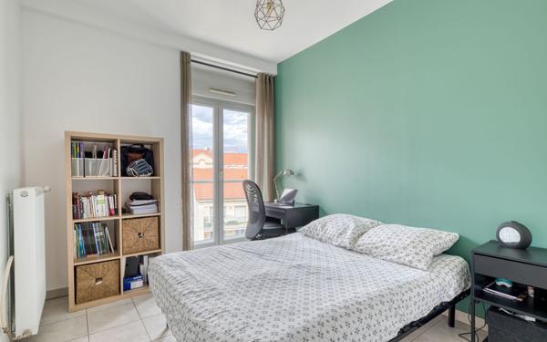 Appartement à vendre    5 pièces • 103,74 m2 Lyon 7