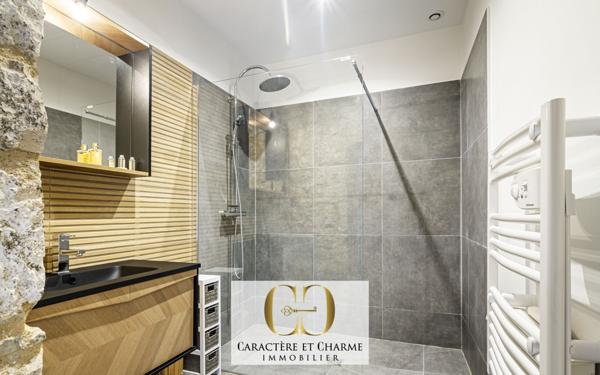 Cahors (46000) Proche Cahors: Mas Occitan restauré avec 2 gîtes - Prestige