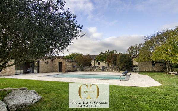 Cahors (46000) Proche Cahors: Mas Occitan restauré avec 2 gîtes - Prestige