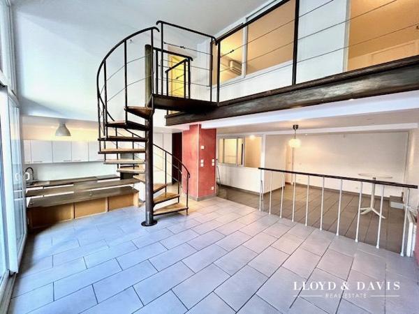 Grenoble – Duplex atypique 112 m² | Opportunité investisseurs | Caractère industriel | Secteur Place Gustave Rivet