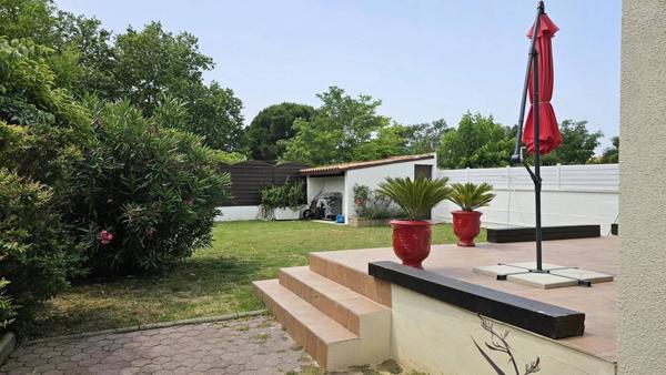 Villa T5 entièrement rénovée avec garage et jardin