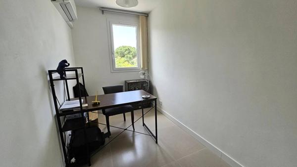 Villa T5 entièrement rénovée avec garage et jardin