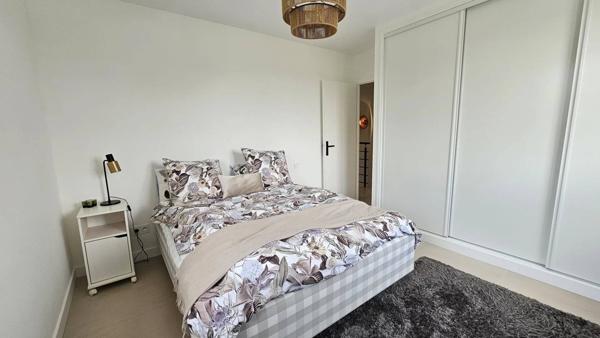 Villa T5 entièrement rénovée avec garage et jardin