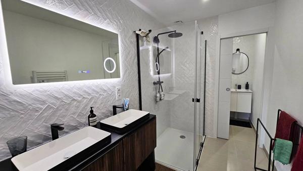 Villa T5 entièrement rénovée avec garage et jardin