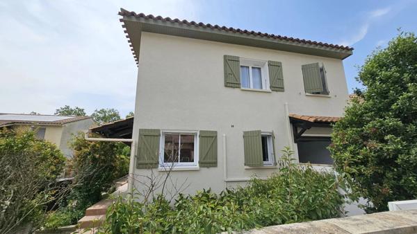 Villa T5 entièrement rénovée avec garage et jardin