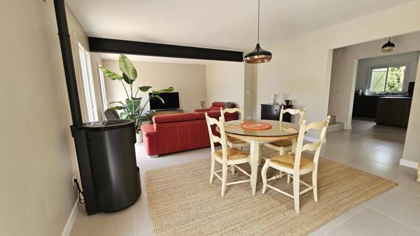 Villa T5 entièrement rénovée avec garage et jardin