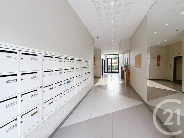 Appartement F3 à vendre  3 pièces - 61,89 m 2   MONTMAGNY  - 95