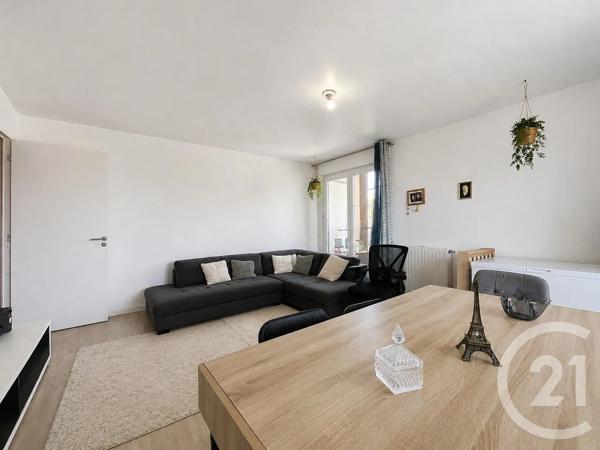Appartement F3 à vendre  3 pièces - 61,89 m 2   MONTMAGNY  - 95