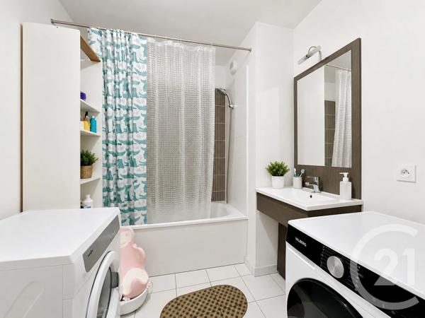 Appartement F3 à vendre  3 pièces - 61,89 m 2   MONTMAGNY  - 95