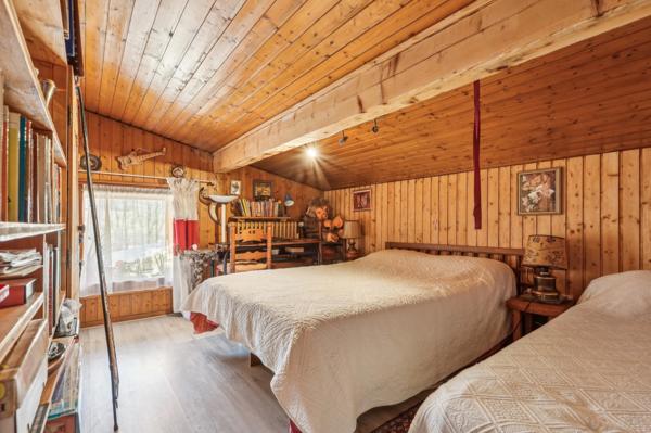 74120 PRAZ-SUR-ARLY - CHALET DIVISE + TERRAIN A VOCATION RESIDENTIELLE - - MAZOT - PARKING - PROCHE DES PISTES DE SKI