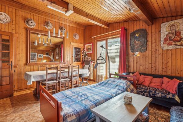 74120 PRAZ-SUR-ARLY - CHALET DIVISE + TERRAIN A VOCATION RESIDENTIELLE - - MAZOT - PARKING - PROCHE DES PISTES DE SKI