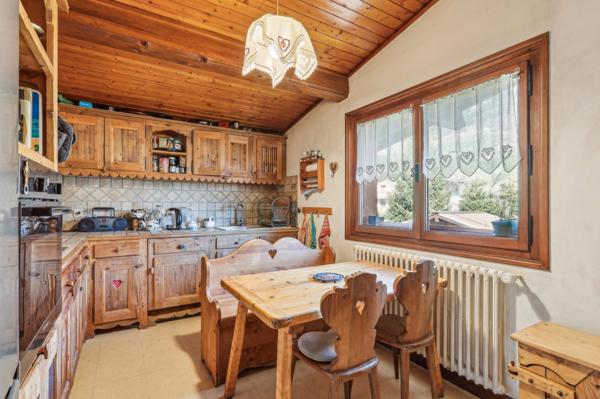 74120 PRAZ-SUR-ARLY - CHALET DIVISE + TERRAIN A VOCATION RESIDENTIELLE - - MAZOT - PARKING - PROCHE DES PISTES DE SKI