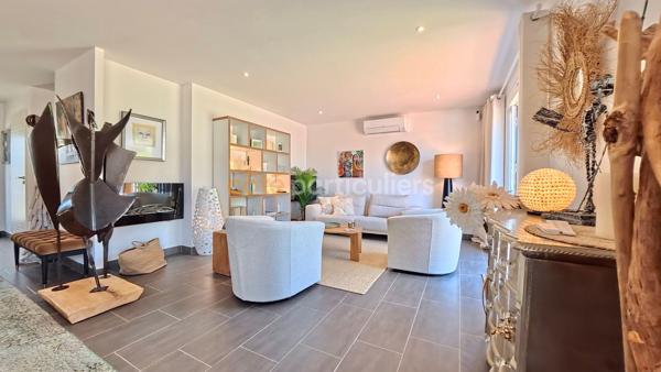 Vente
                Maison113 m² - 4 Pièces -
                    TALMONT SAINT HILAIRE (85440)
