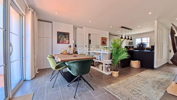 Vente
                Maison113 m² - 4 Pièces -
                    TALMONT SAINT HILAIRE (85440)