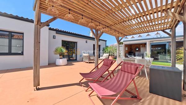 Vente
                Maison113 m² - 4 Pièces -
                    TALMONT SAINT HILAIRE (85440)
