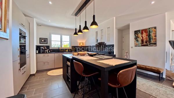 Vente
                Maison113 m² - 4 Pièces -
                    TALMONT SAINT HILAIRE (85440)