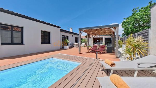 Vente
                Maison113 m² - 4 Pièces -
                    TALMONT SAINT HILAIRE (85440)