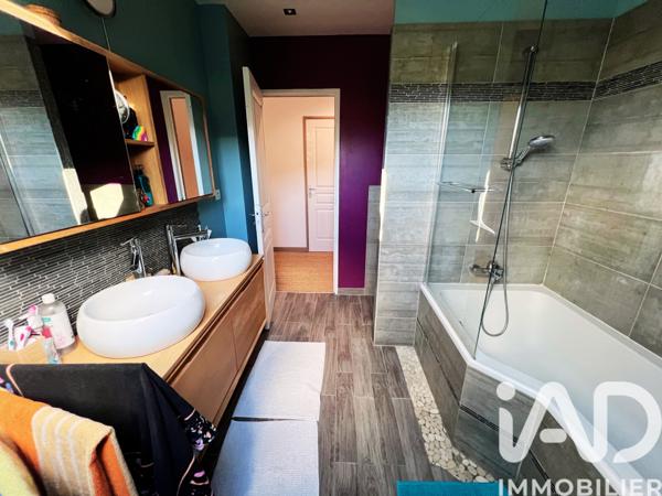 Maison à vendre 6 pièces 114 m² Saint-Léger-du-Bourg-Denis