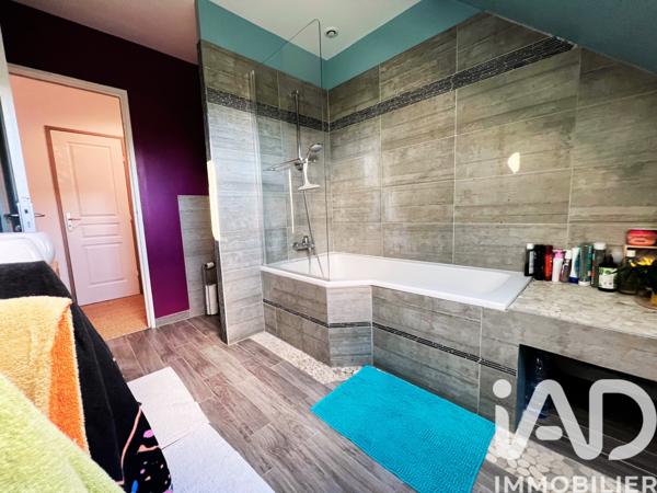 Maison à vendre 6 pièces 114 m² Saint-Léger-du-Bourg-Denis