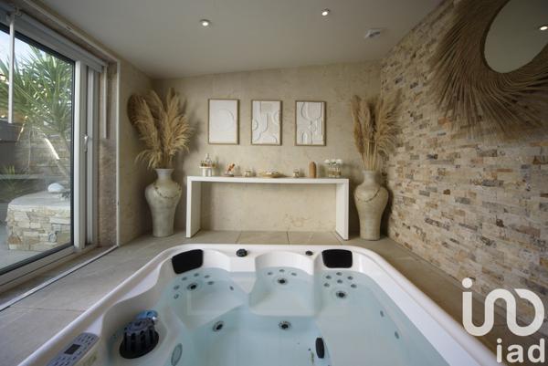 Maison à vendre 8 pièces 226 m² Marseille 13