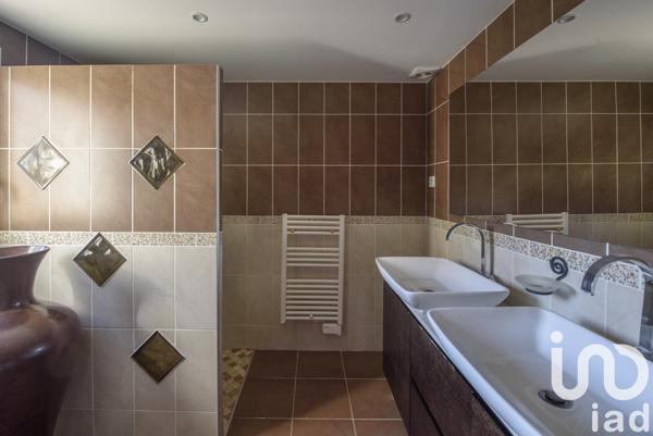 Maison à vendre 8 pièces 226 m² Marseille 13