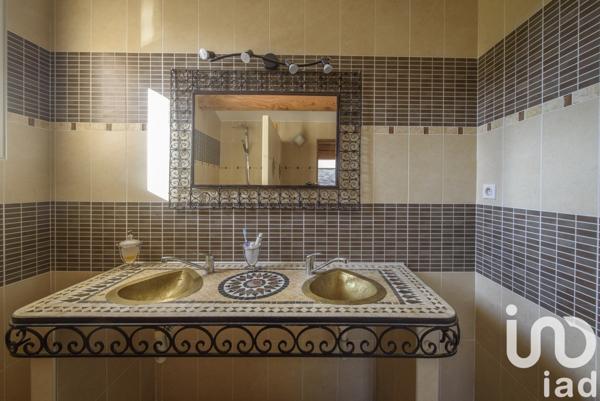 Maison à vendre 8 pièces 226 m² Marseille 13