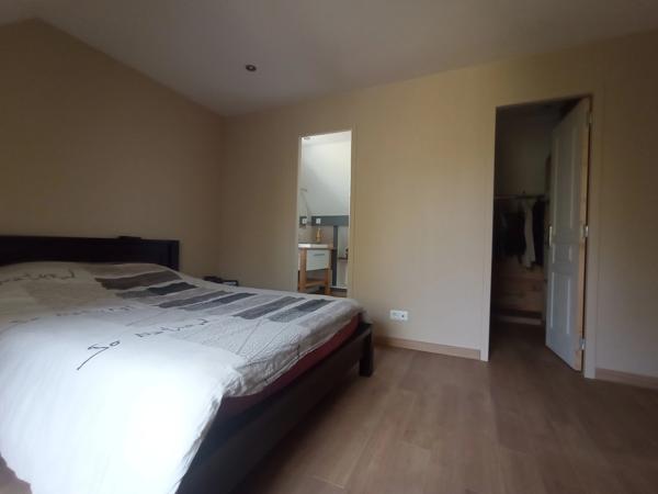 Pavillon, sous-sol, 4 chambres