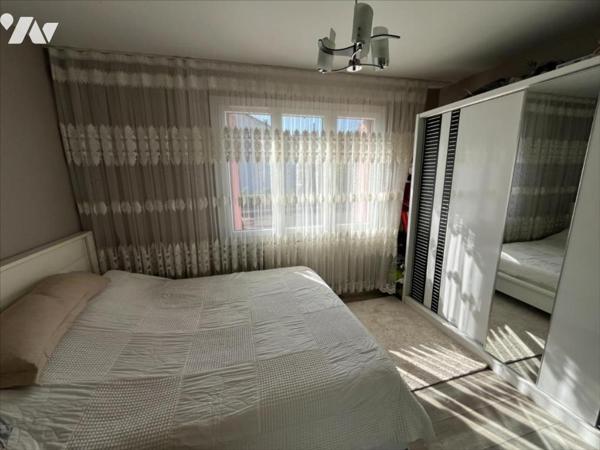 Maison à usage mixte de commerce et d'habitation de 5 pièces (environ 165 m²) située à proximité de