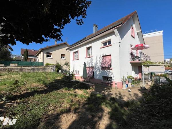 Maison à usage mixte de commerce et d'habitation de 5 pièces (environ 165 m²) située à proximité de