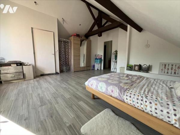 Maison à usage mixte de commerce et d'habitation de 5 pièces (environ 165 m²) située à proximité de