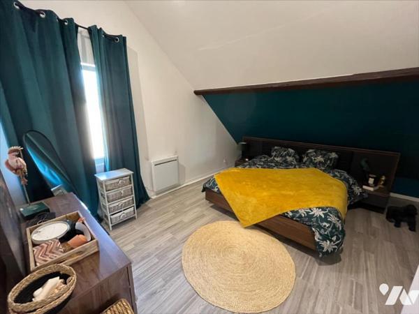 Maison à usage mixte de commerce et d'habitation de 5 pièces (environ 165 m²) située à proximité de