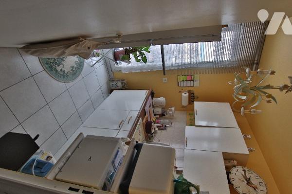 A vendre à Montereau-Fault-Yonne 77130, appartement 2 pièces, 38 m², ascenseur, parking et cave