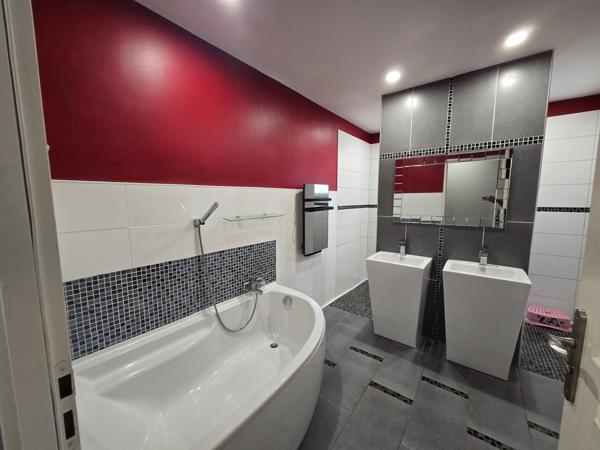 FERRIERES SUR ARIEGE-Maison 5 pièces 135 m² Ferrières-sur-Ariège (09000)