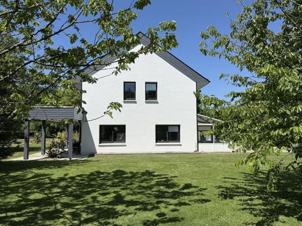 Maison d’architecte - 325 m² – Environnement privilégié – À 10 min du centre-ville