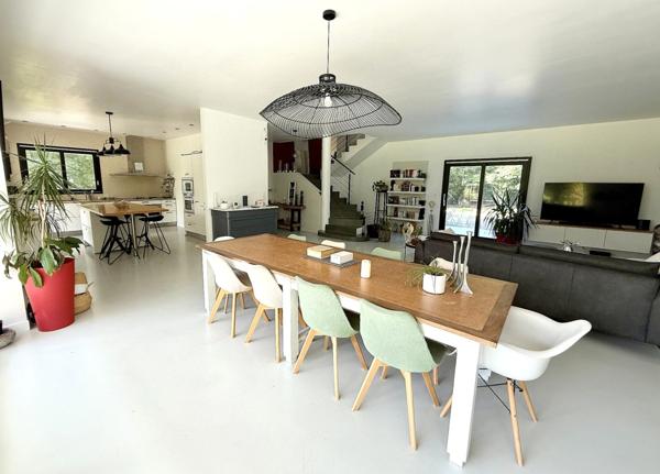 Maison d’architecte - 325 m² – Environnement privilégié – À 10 min du centre-ville