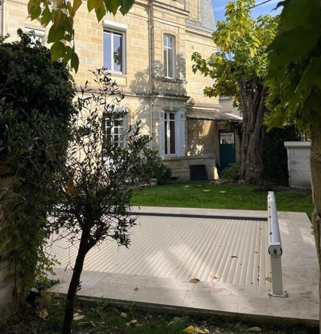 Hôtel particulier - Bordeaux Saint-Seurin - 300m2, 7 chambres, jardin de 250m2, piscine