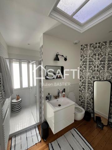 Hôtel particulier - Bordeaux Saint-Seurin - 300m2, 7 chambres, jardin de 250m2, piscine