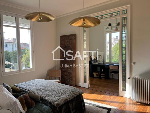 Hôtel particulier - Bordeaux Saint-Seurin - 300m2, 7 chambres, jardin de 250m2, piscine