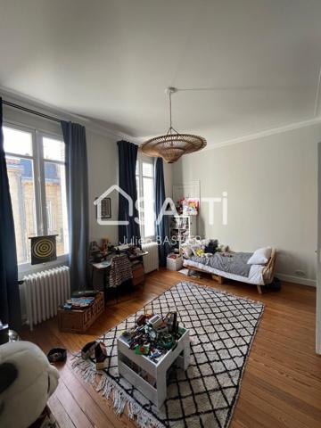 Hôtel particulier - Bordeaux Saint-Seurin - 300m2, 7 chambres, jardin de 250m2, piscine