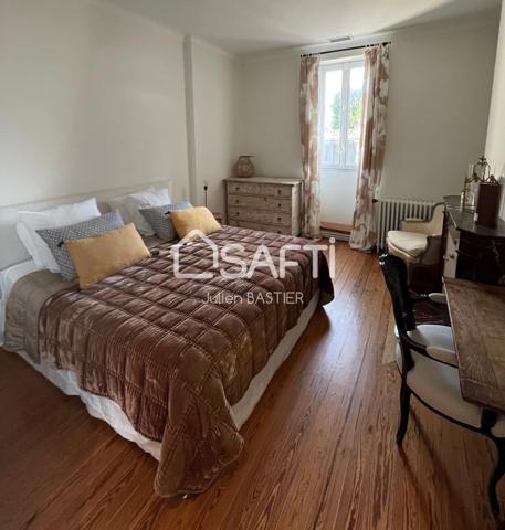 Hôtel particulier - Bordeaux Saint-Seurin - 300m2, 7 chambres, jardin de 250m2, piscine