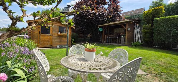 Agréable maison sur Fontenay-en-Parisis avec un beau séjour spacieux et pouvant accueillir de nombreux véhicules