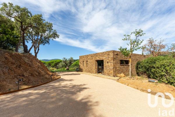 Maison d’architecte 6 pièces de 365 m² à La Croix-Valmer (83420)