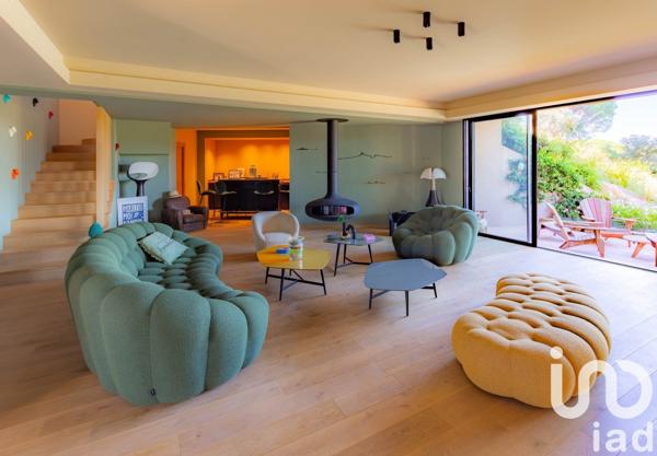 Maison d’architecte 6 pièces de 365 m² à La Croix-Valmer (83420)