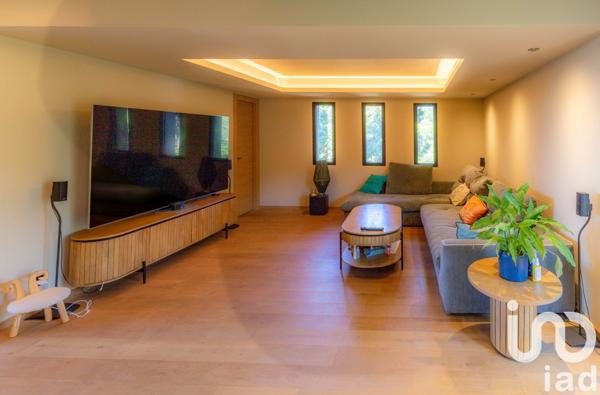 Maison d’architecte 6 pièces de 365 m² à La Croix-Valmer (83420)