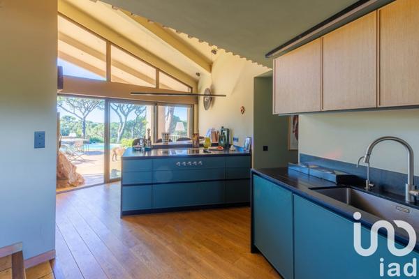 Maison d’architecte 6 pièces de 365 m² à La Croix-Valmer (83420)