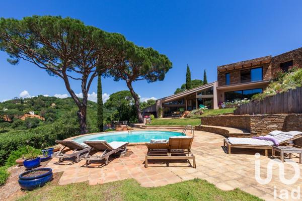 Maison d’architecte 6 pièces de 365 m² à La Croix-Valmer (83420)