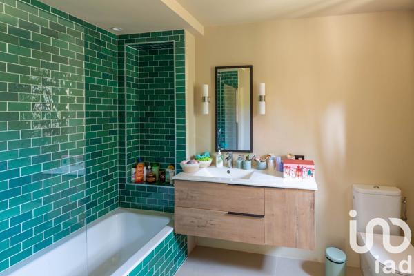 Maison d’architecte 6 pièces de 365 m² à La Croix-Valmer (83420)