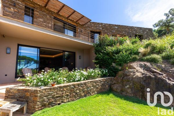 Maison d’architecte 6 pièces de 365 m² à La Croix-Valmer (83420)